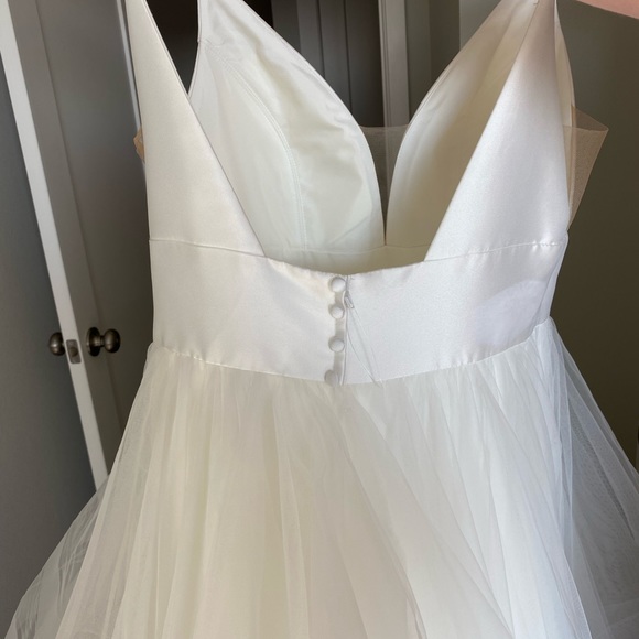 Wedding dress